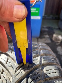 Celoroční pneu 175/65/15 - 3