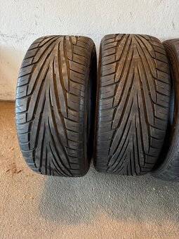 235/45R17 - 3