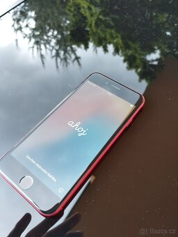 iPhone 8 - 128 GB - skvělý stav - ohlášený iCloud - 3