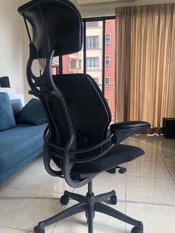 Kancelářská židle HUMANSCALE Freedom (PC 35000,-) - 3