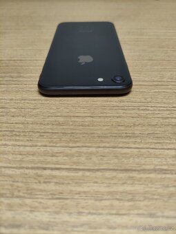📱 iPhone 8 – 64 GB, funkční, prasklý displej + dárek - 3