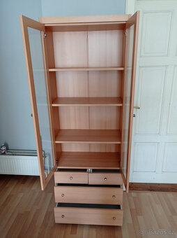 prosklená skříňka - 3