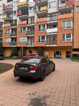 Bmw e90 330i M look - 3