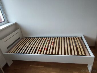 Jednolůžková postel 90×200 cm s matrací a roštem - 3