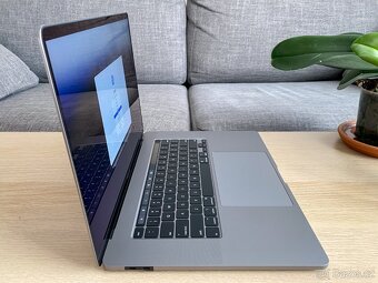 MacBook Pro 16" - 32GB RAM - 100% STAV NOVÉHO, ZÁRUKA - 3