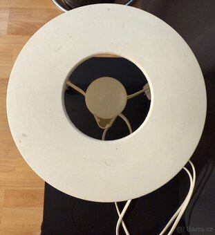 Minimalistická bílá stolní lampa — IKEA-styl, 23 cm výška - 3