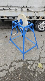 Bruska ruční s velkým brusným kamenem - 3