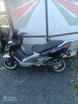 Prodám skůtr YAMASAKI 125 ccm. - 3