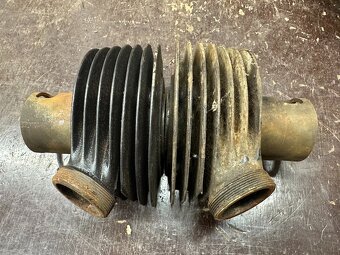 Predám VALCE JAWA 350/360 361 panelka, neolámané, 0.výbrus - 3