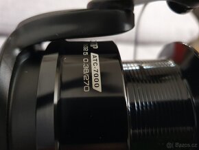 Naviják Okuma Atomic Carp 7000 - 3