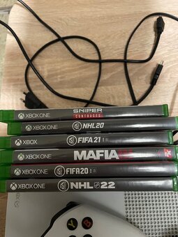 Xbox one 2x ovladače, hry - 3
