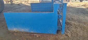Prodám hydraulické kleště na hranaté balíky - 3