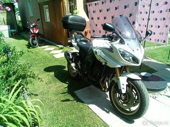 Yamaha FZ8 - 3
