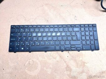 Predám klávesnicu na notebook Dell 0V08FW - 3