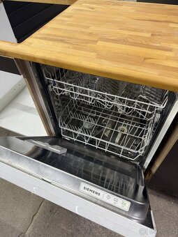 Spodní část kuchyňské linky - 3