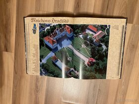 Kniha "České hrady a zámky" - 3