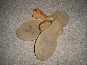 Žabky zn.Tamaris vel.36 - 3