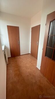Prodej bytu 2kk 38 m² v Holohlavech - 3