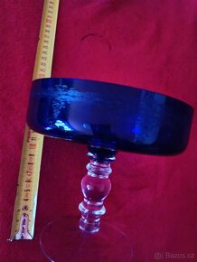 Kobaltová broušená miska na noze - 3