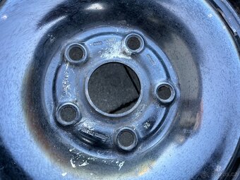 4x plechové disky vw 5x112 R15, zimní pneu 70% - 3