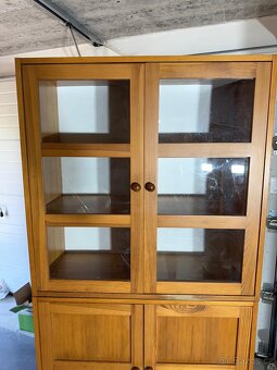 Prodám sestavu  4 skříněk borovicového nábytku - 3