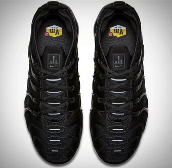 NIKE Air VaporMax PLUS 2019 "Triple black" - 3