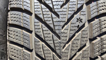 Zimní pneu 205/60/16 Good Year - 3