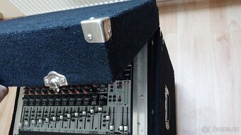 Prodám zesilovač  Behringer EP 2500 - 3