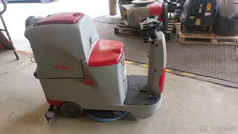 Podlahový mycí stroj Comac Innova 55 B - 3