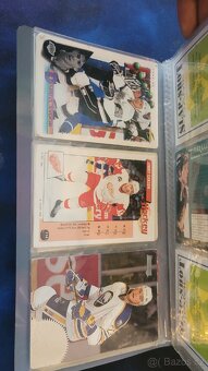 Hokejové kartičky + 3 × pokémon - 3