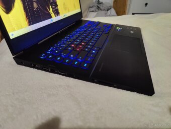Herní notebook HP OMEN 17 z rtx 4070 a i7 13700HX - 3