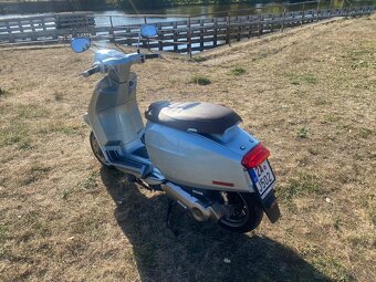 Lambretta V200 Special - design by Vespa - 3