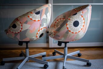 IKEA SKRUVSTA – otočná křesla na kolečkách (2 ks) - 3