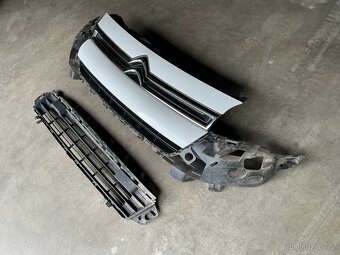 Citroen Berlingo - přední maska. 2015 - 3