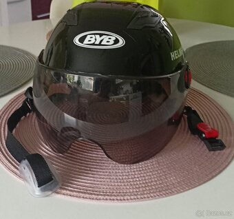 NOVÁ helma na motorku, babetu skútr atd. - 3