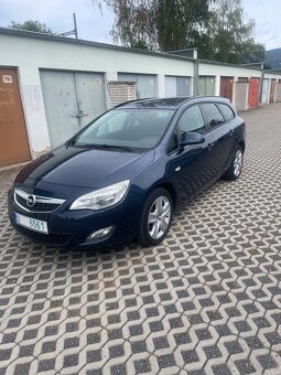 Prodám Opel Astra J tourer 1,6 - 3