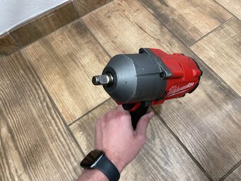 Aku rázový utahovák 1/2" Milwaukee M18 ONEFHIWF12 1359 Nm - 3