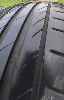 Tracmax TX3 225/40 R18 - 3