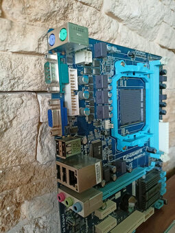 Deska GIGABYTE M68MT-S2, socket AM3+, podpora AMD FX - 3
