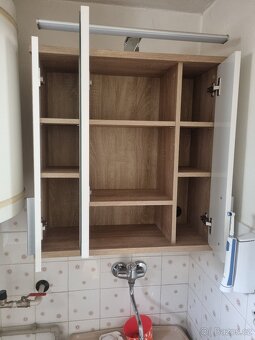 Koupelnová skříňka s osvětlením - 3