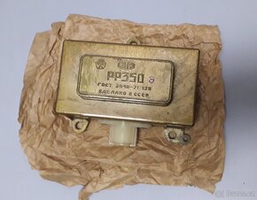 Volga (Gaz) 21,24, Regulátor napětí - "Voltage regulator" - 3