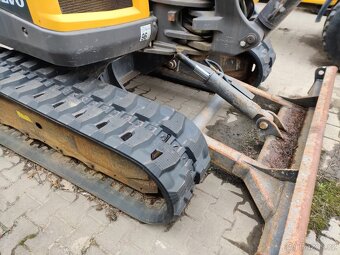 Mini pásový bagr Volvo ECR50D - 3