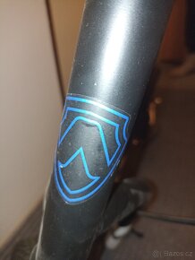 P: Zánovní koloběžku Arcore Shorty s helmou - 3
