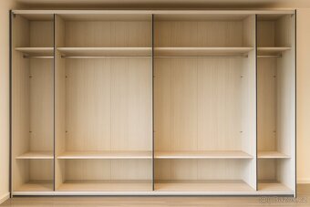 Velká šatní skříň s posuvnými zrcadlovými dveřmi - 3