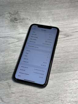 iPhone 11 64GB Black - 3