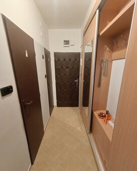 Pronájem prostorného bytu 2 + 1 Uničov - 3