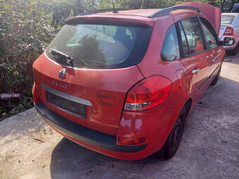 Renault Clio III 1.2 ( D4FH7 ) r.2009 červená na náhradní dí - 3