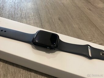 Prodám Apple Watch Series 8 (45 mm) – Midnight | Kompletní b - 3
