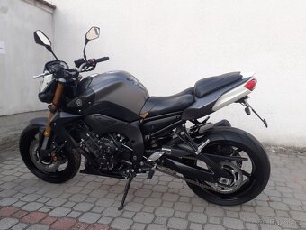 Yamaha FZ8 - 3