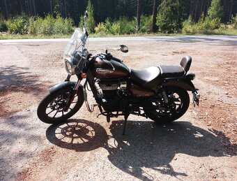 Royal Enfield Meteor 350 - 3